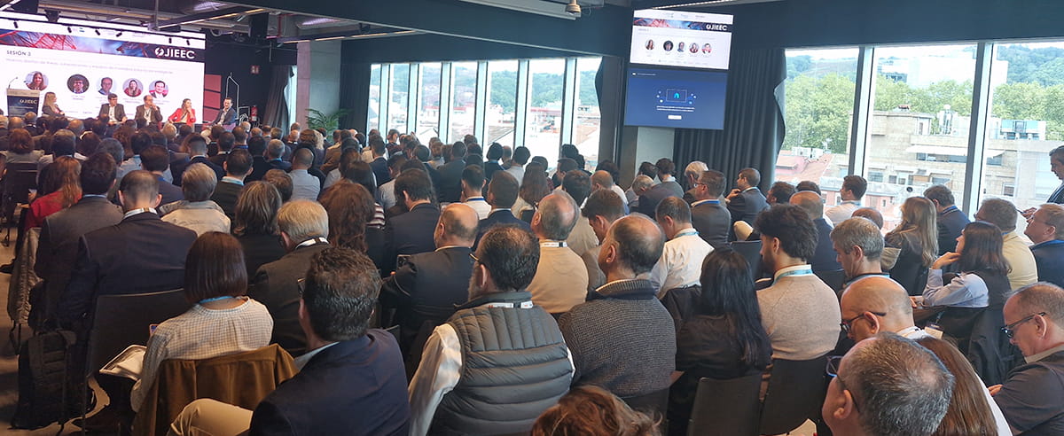 Presentations and technical sessions at JIEEC 2026, where experts discussed the technologies shaping the electricity grid of the future.