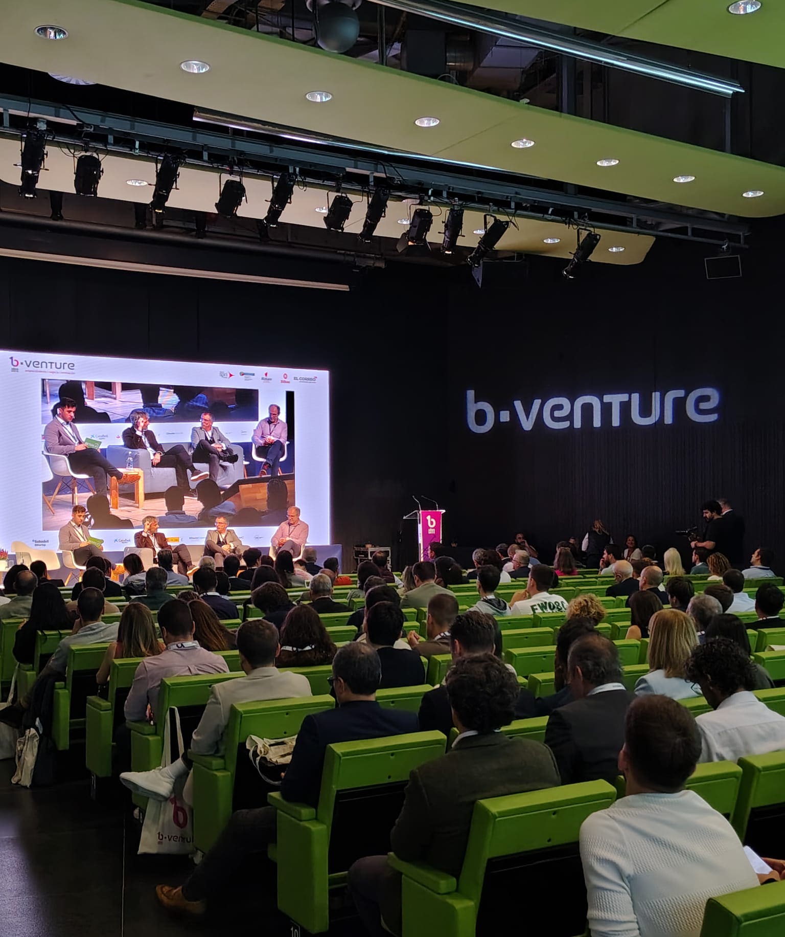 Panel discussion during B-Venture 2025. Experts and innovators exchanging ideas on technology, startups, and the future of digital transformation.